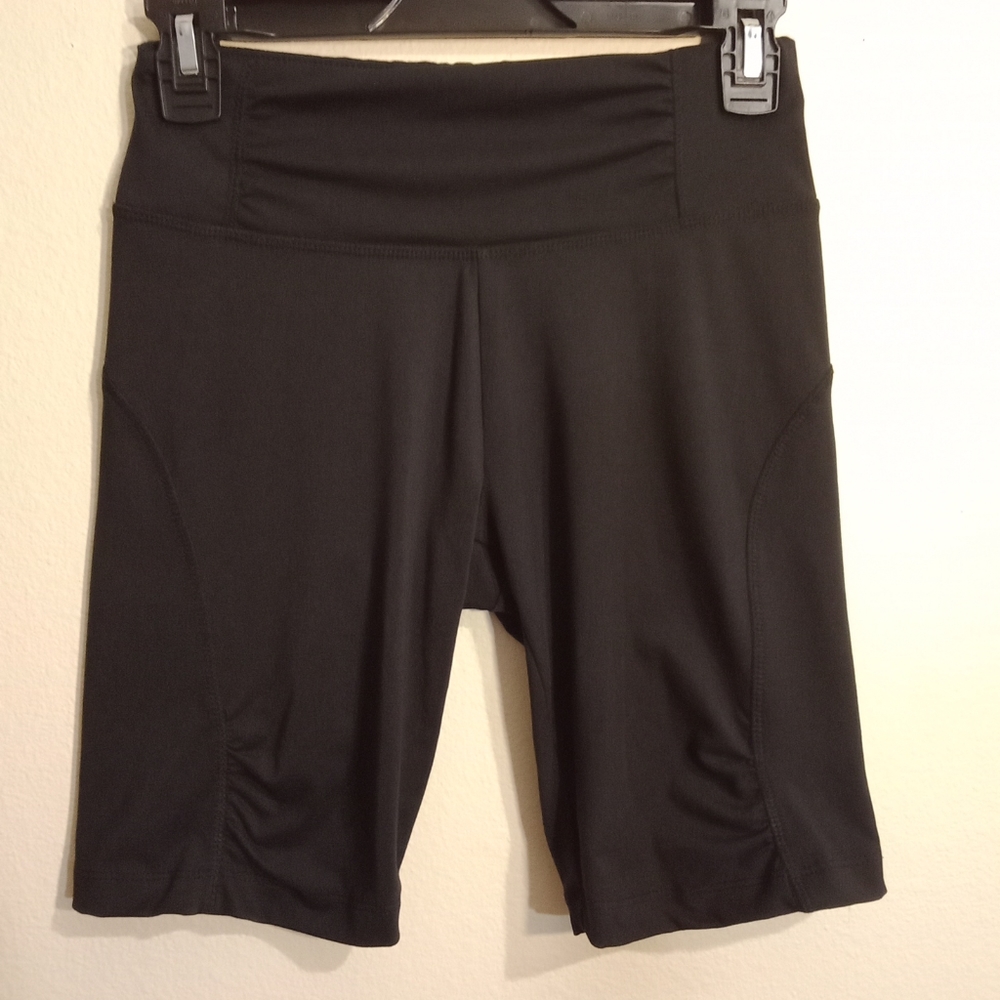 Merika tek black athletic bicycle shorts size small